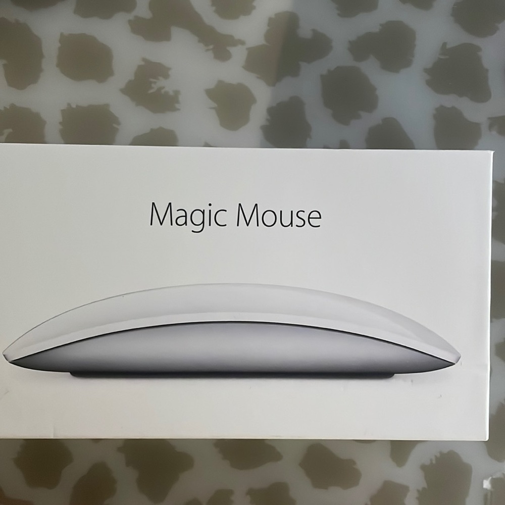 Apple Magic Mouse 2 - Box opened to charge only